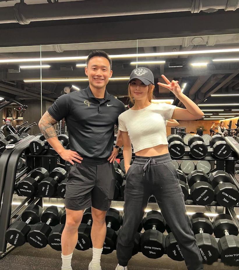 港媒爆料阿sa蔡卓妍和33岁健身教练林俊贤发展稳定，女方亦向身边好友认定了两人身