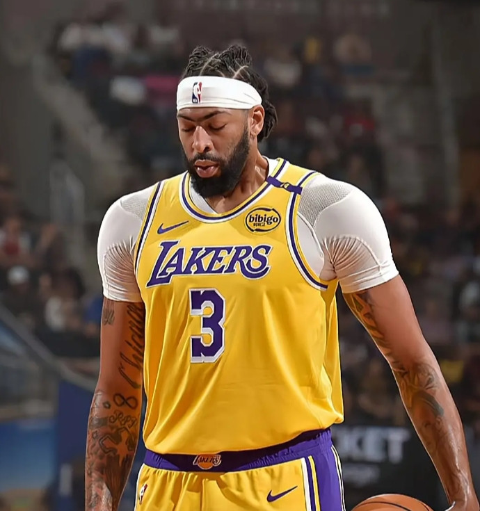 如果浓眉今夏愿意降薪留在达拉斯，就再次证明了，很多人来了达拉斯一般不想走！欧文