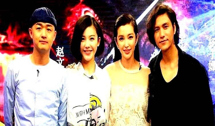 陈坤这反应，真不是一般人。周迅聚餐后，被拍到跟一个酷似年轻梁朝伟的紫衣帅哥互