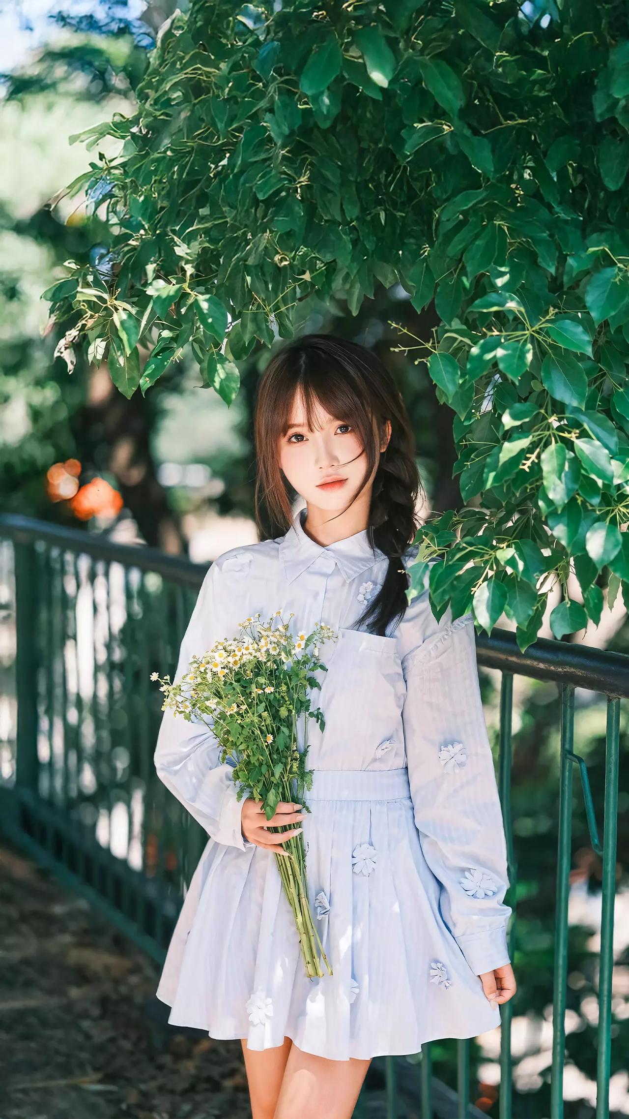 秋天一到，花和树就成了主角。