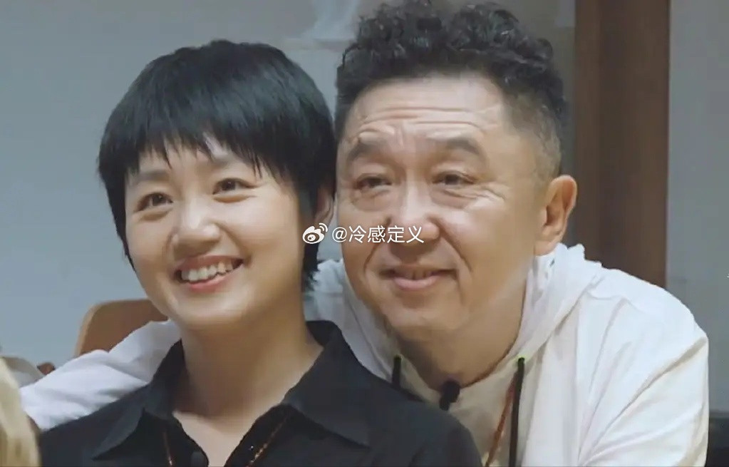 1998年，29岁、一穷二白的于谦爱上了19岁的白慧明。白父说:“我女儿不能找个