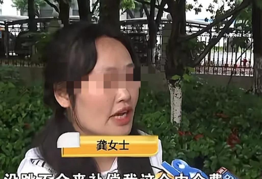 “顺手牵羊？”浙江绍兴，女中介带客户看房，房东起初要价140万，客户只愿意给13