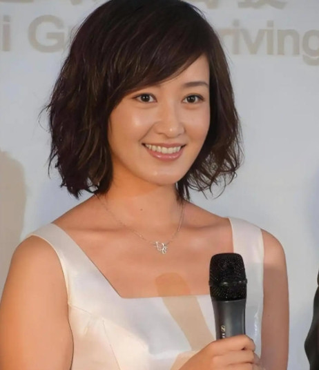 当年，赵子琪爱上有妇之夫的杨柳，杨柳果断为她离婚，可是没过多久杨柳却移情别恋，多
