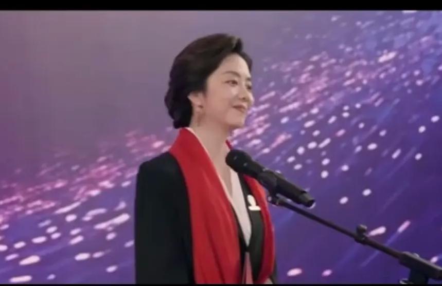 《我的山与海》即将收官，但剧情的走向却使人越看越糊涂。明明是“女性励志”“