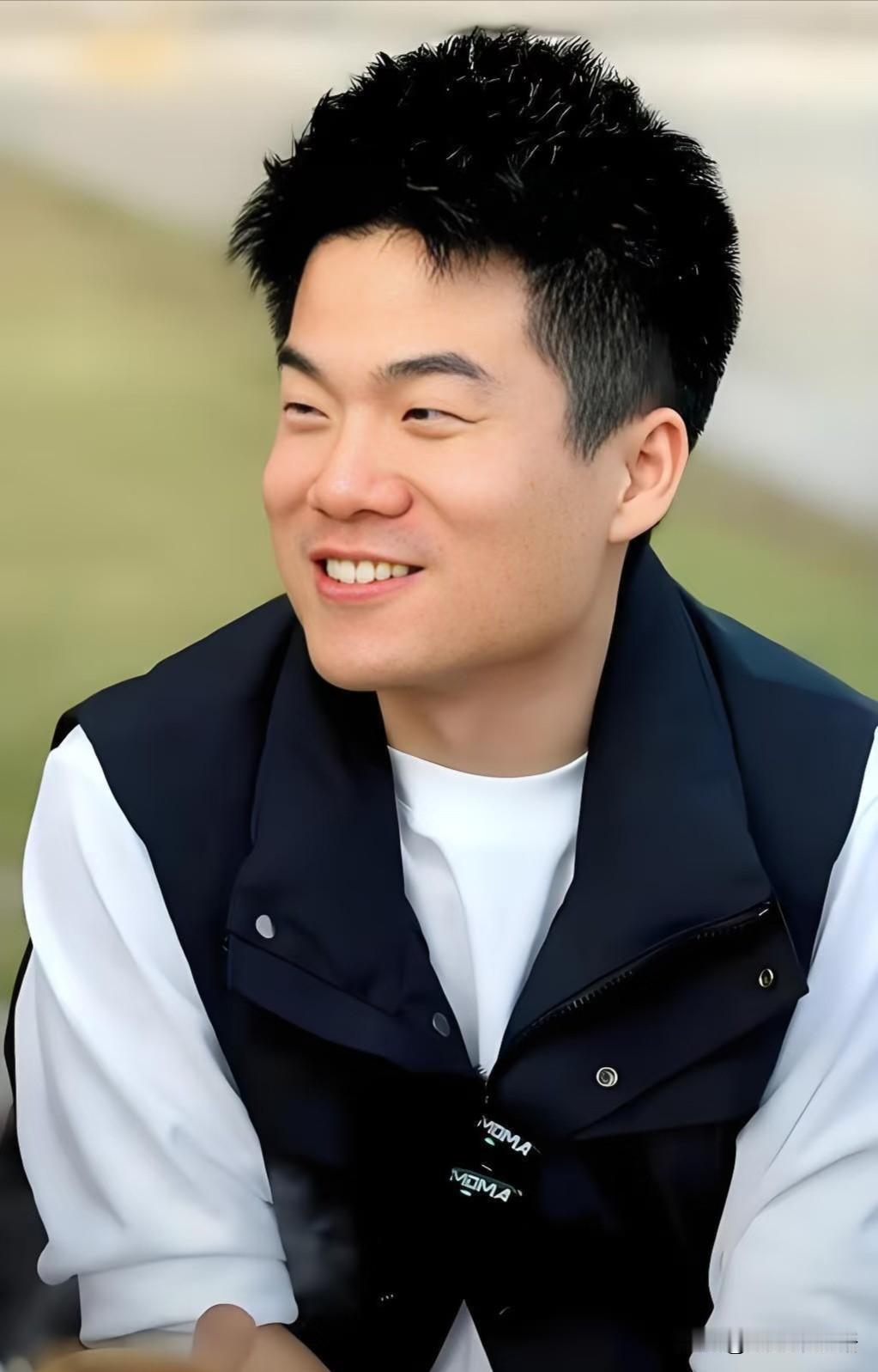 春节档是直播带货一年里最肥的一块肉，所有人都在拼命往上冲，董宇辉反而把直播间提