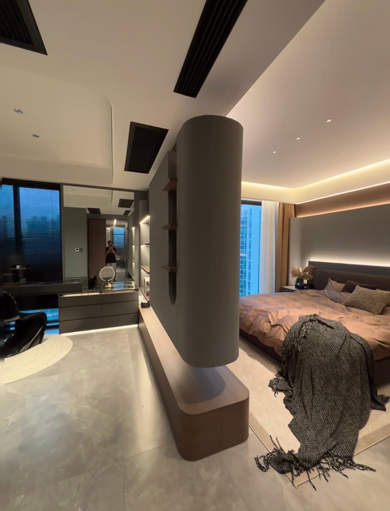 买了一栋只有一个卧室的别墅兄弟们，别墅是别墅，但真就一个卧室啊，别想太多