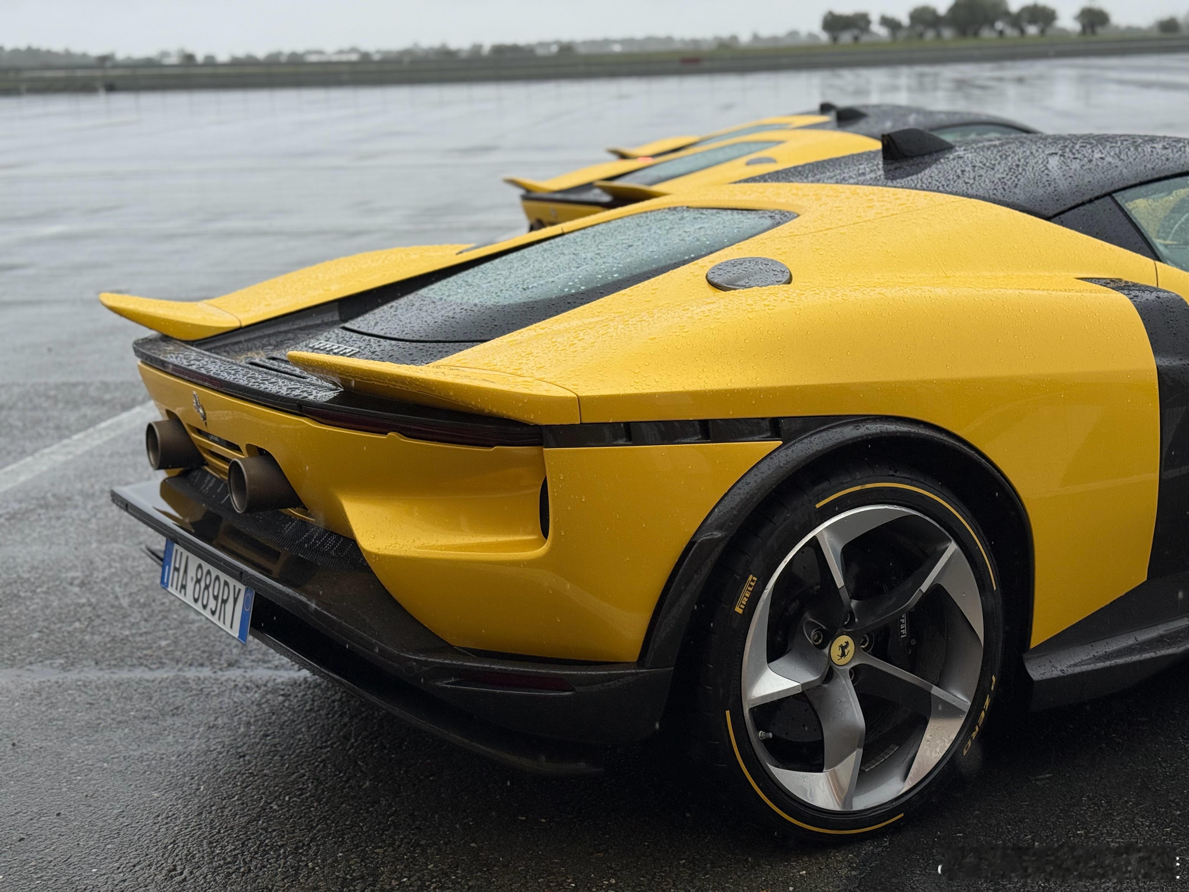 大v聊车关于法拉利849Testarossa的双尾翼，补充一句，昨天技术讲解