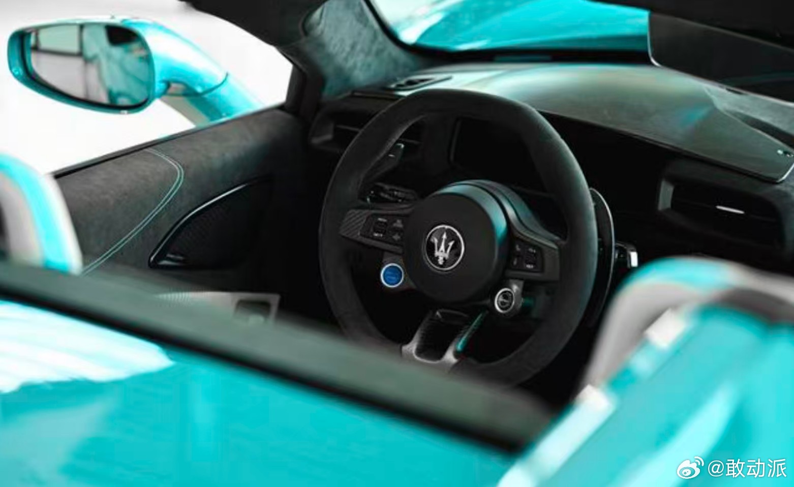 最近玛莎拉蒂MCPURA正式亮相，作为品牌旗下全新的超级跑车，它一登场就吸引了