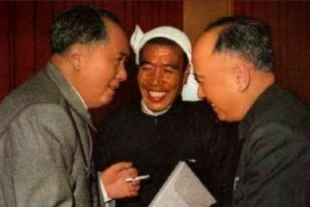 1956年，一位北大数学系教师登门向钱学森求教，不料钱学森竟反问道："这你都看不
