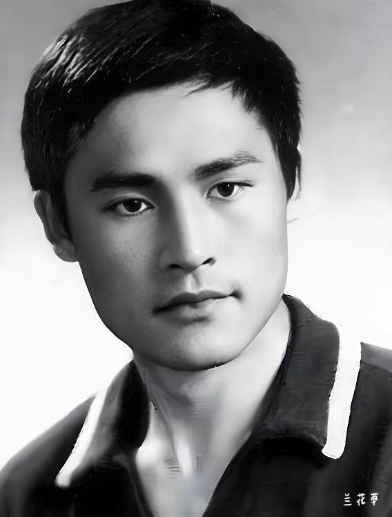 王春英。大家对这个名字应该不是太熟悉，但提到电影《冰山上的来客》应该都不会陌生，