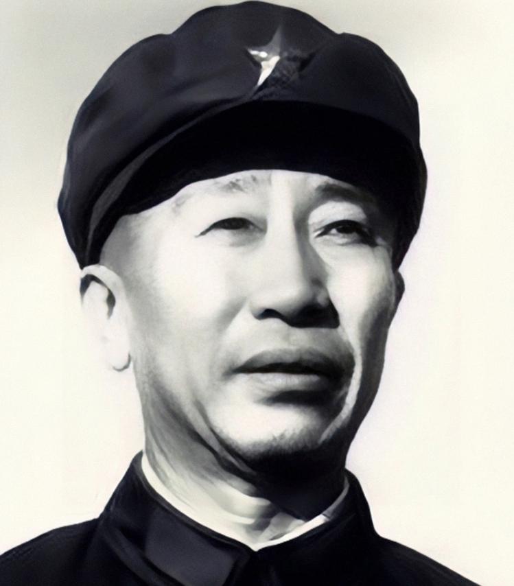 “他要是个少将，那我顶多是个上将！”1955年新中国首次授衔时，彭德怀得知曾经的