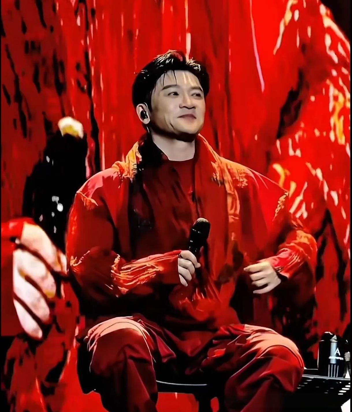 苏有朋一直是一个非常神奇的存在，从他出道到现在这么多年，也不谈恋爱，也不结婚。一