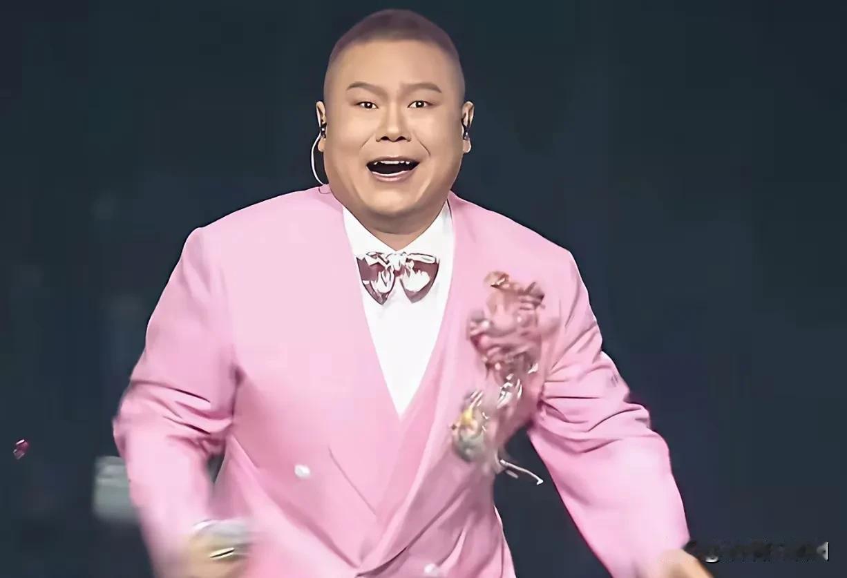 网云：云鹤九霄，不如一曹。曹云金、何云伟甩岳云鹏十条街………岳云鹏早已经是从从