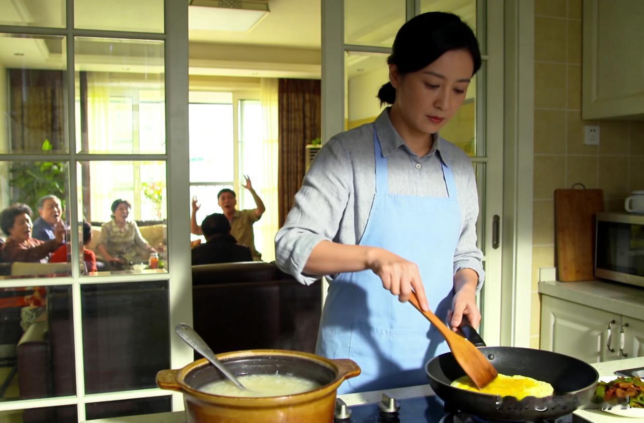 姑姐离婚了，带着钱来我家住，因为公公一直在我这，姑姐离婚直奔我家，在这住了有一个