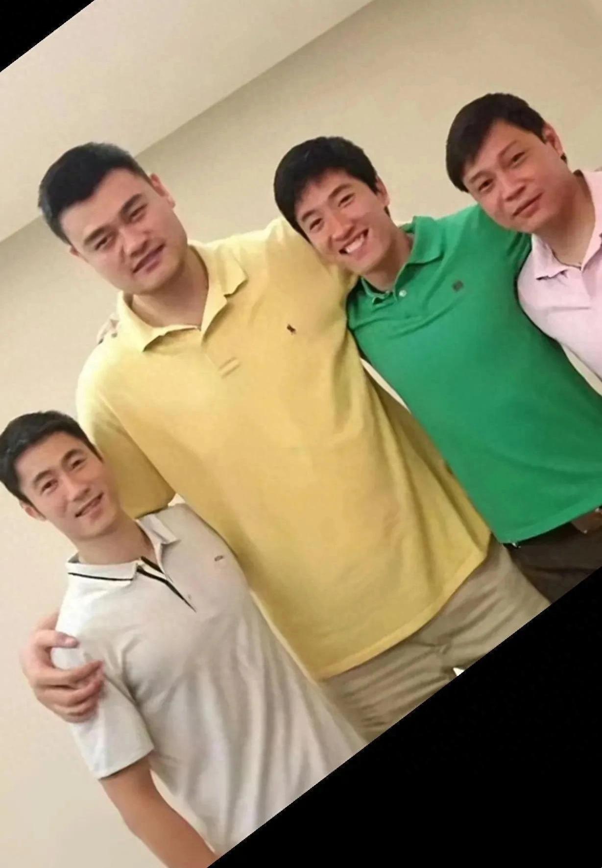 上海体坛四大天王居然同框啦！姚明：2.26米，NBA巨星，入选奈史密斯篮球名