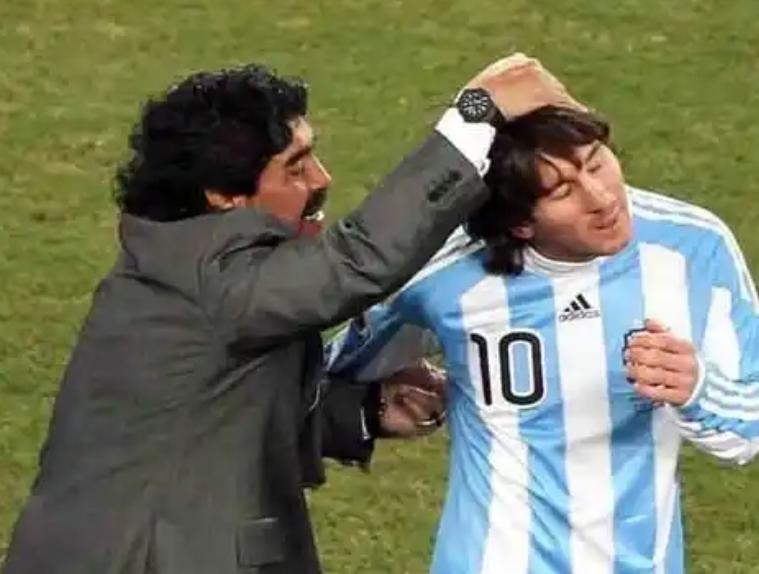 看到很多媒体把梅西排在贝利和马拉多钠之上，就忍不住想笑。甚至拿金球奖说事，说老