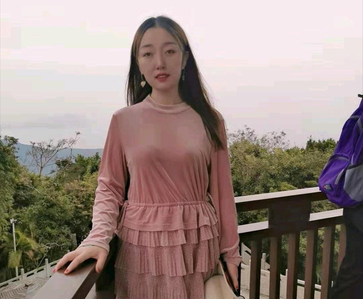 陕西美女孙欣欣去世，年仅34岁，曝原因太可惜，开颅八次仍然没有救回来，一颗药40