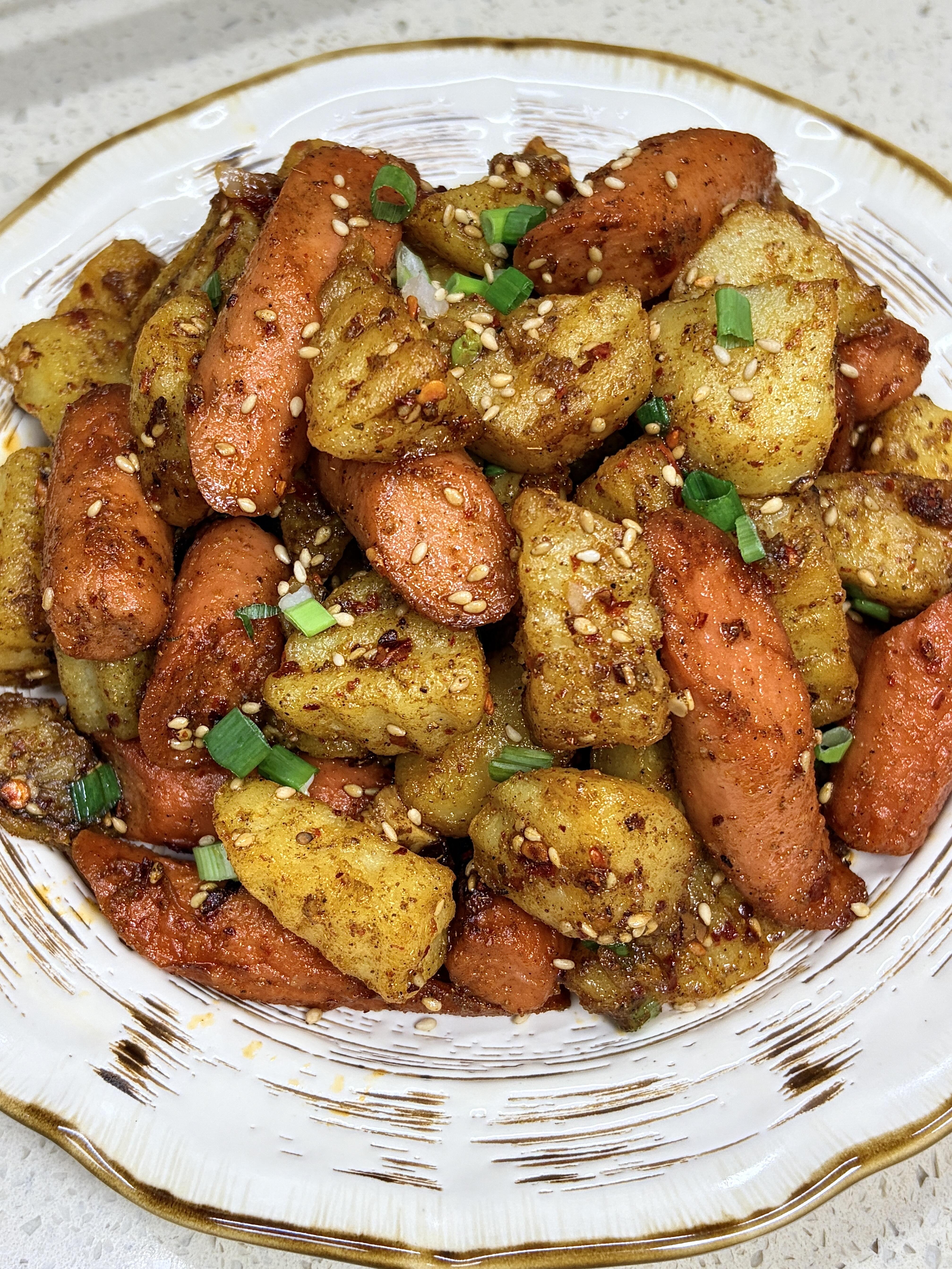 这道孜然土豆火腿肠，连挑食娃都抢着吃🔥谁懂啊家人们😭随手做的孜然土豆火腿