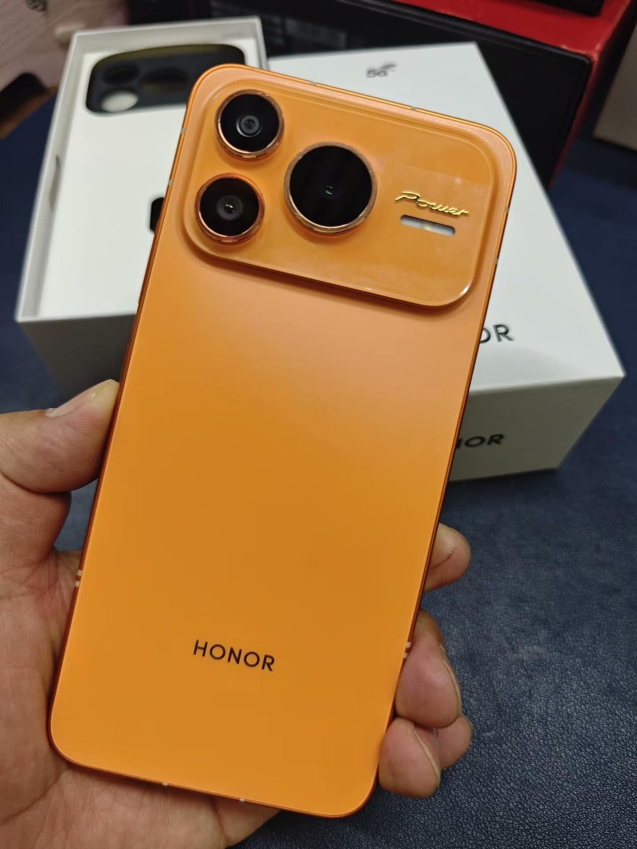 内存涨价没个玩了，真没想到，荣耀Power2才是悄悄卖爆的狠角色！别家还在缺