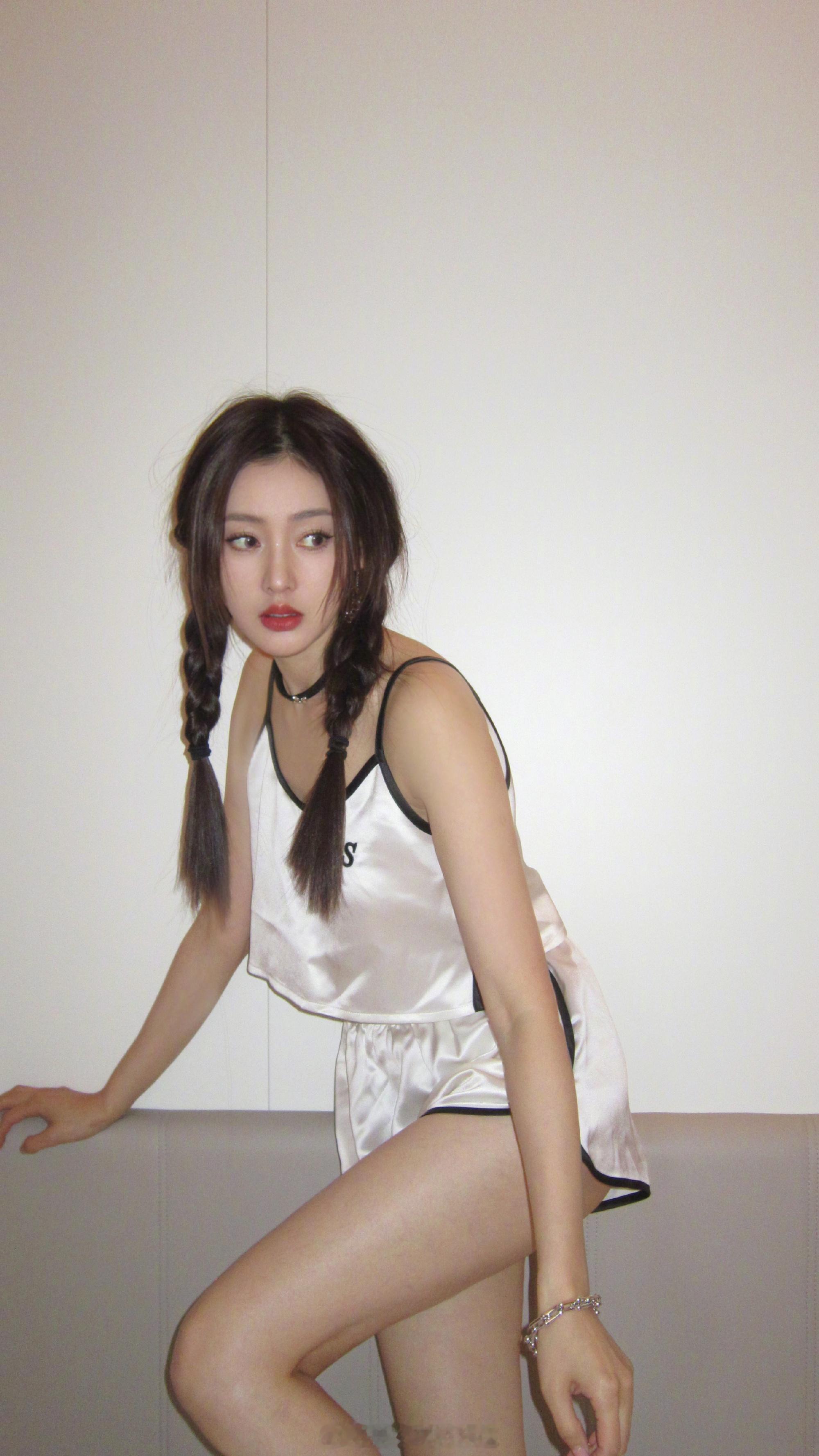 张天爱白色温柔私服组图