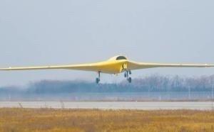 预演收台？英媒：中国战术出现重大转变，北京23次掩盖无人机路径一架中国军用无