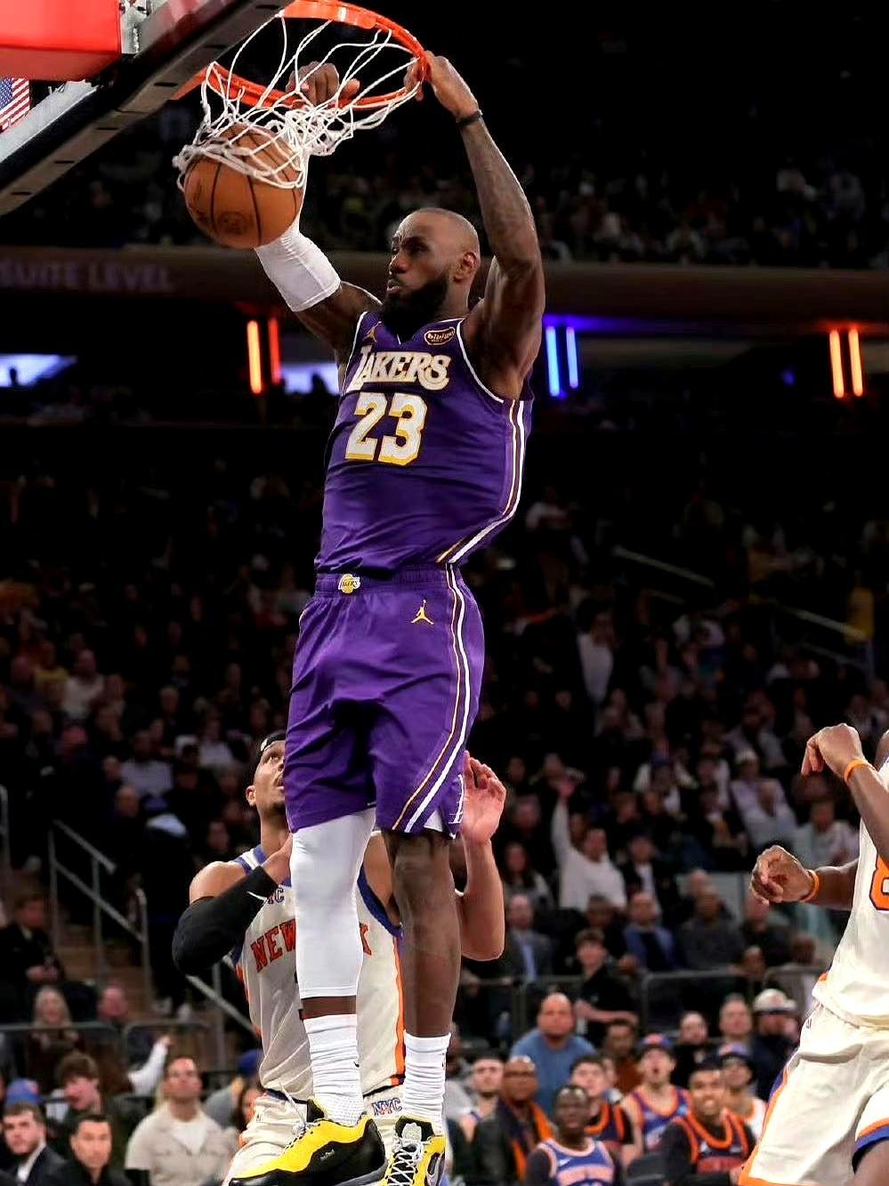 再见湖人！41岁詹姆斯引爆四队抢人大战。效力多年，最后换来一句“倾向于分道