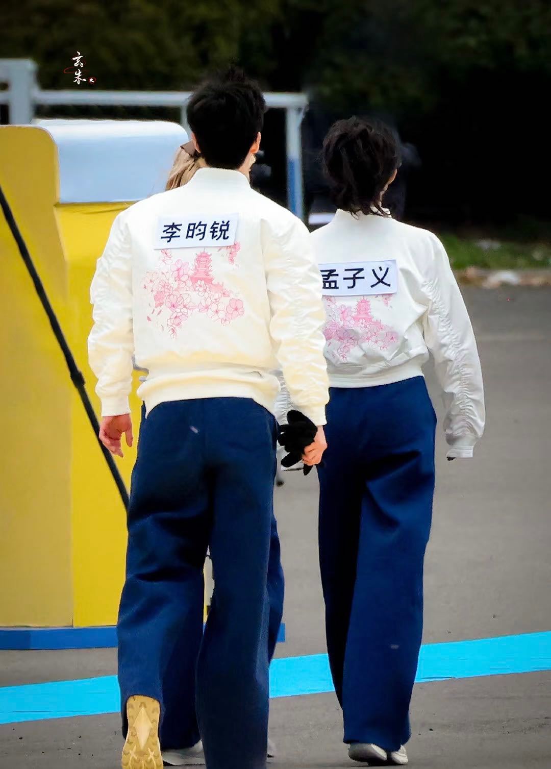 优酷给孟子义李昀锐写了藏头诗嗑“昀牵孟绕”的有福了！酷给孟子义李昀锐写藏头诗，浪