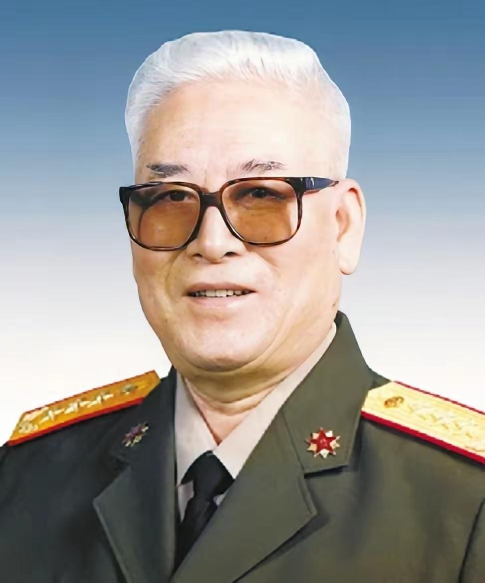 90年代，驻南京某陆军师冬季征兵中私自扩招45名女兵，南京军区司令员固辉上将知道