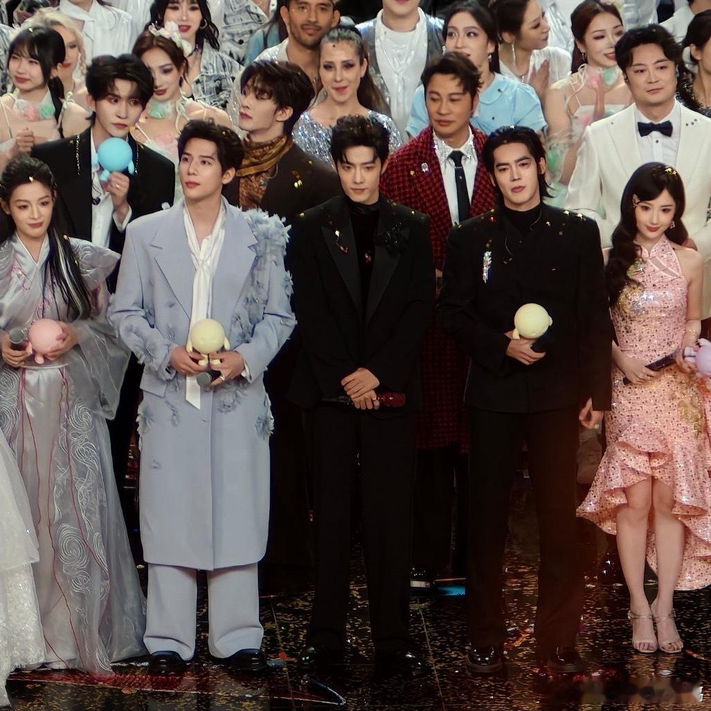 人群中最耀眼的星-肖战