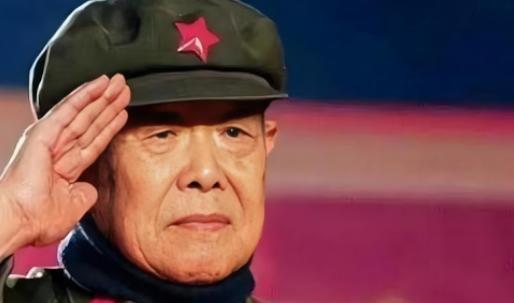 孤胆英雄隐姓埋名40年！女儿一枚军功章惊动中央，特批副师级待遇背后的催泪真相
