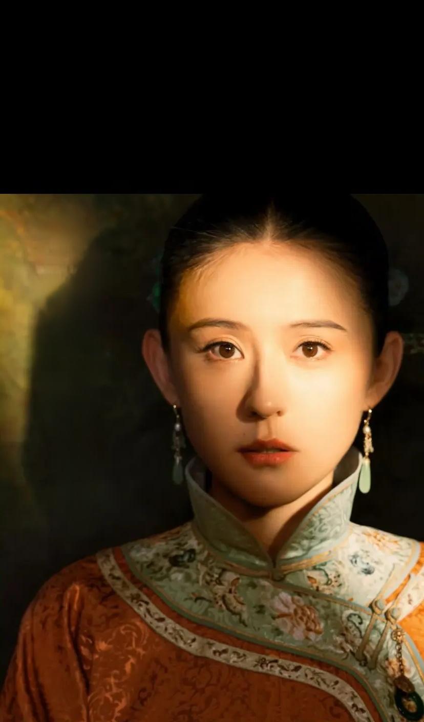 《灼灼韶华》、《那年花开月正圆》我都一集不漏的看了。这两部剧的共同点很多，都是发