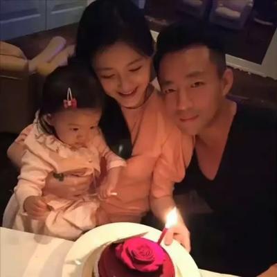 大S一年飞北京41趟，每趟落地第一件事是擦鼻血。徐熙媛本来是中国台湾台北长大