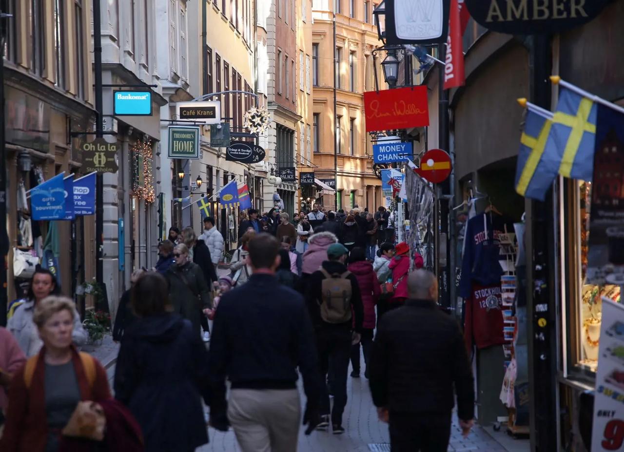 🚨🇸🇪瑞典向同意离开的移民提供€32,000瑞典首相表示“我们确实有