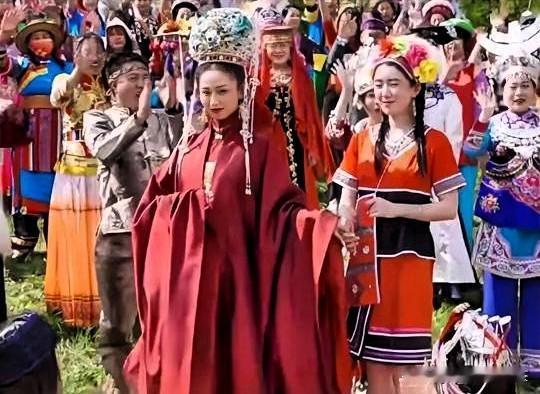 网上“皇汉”“满遗”互掐？别被老掉牙的套路带偏了近几日，“皇汉”和“满遗”