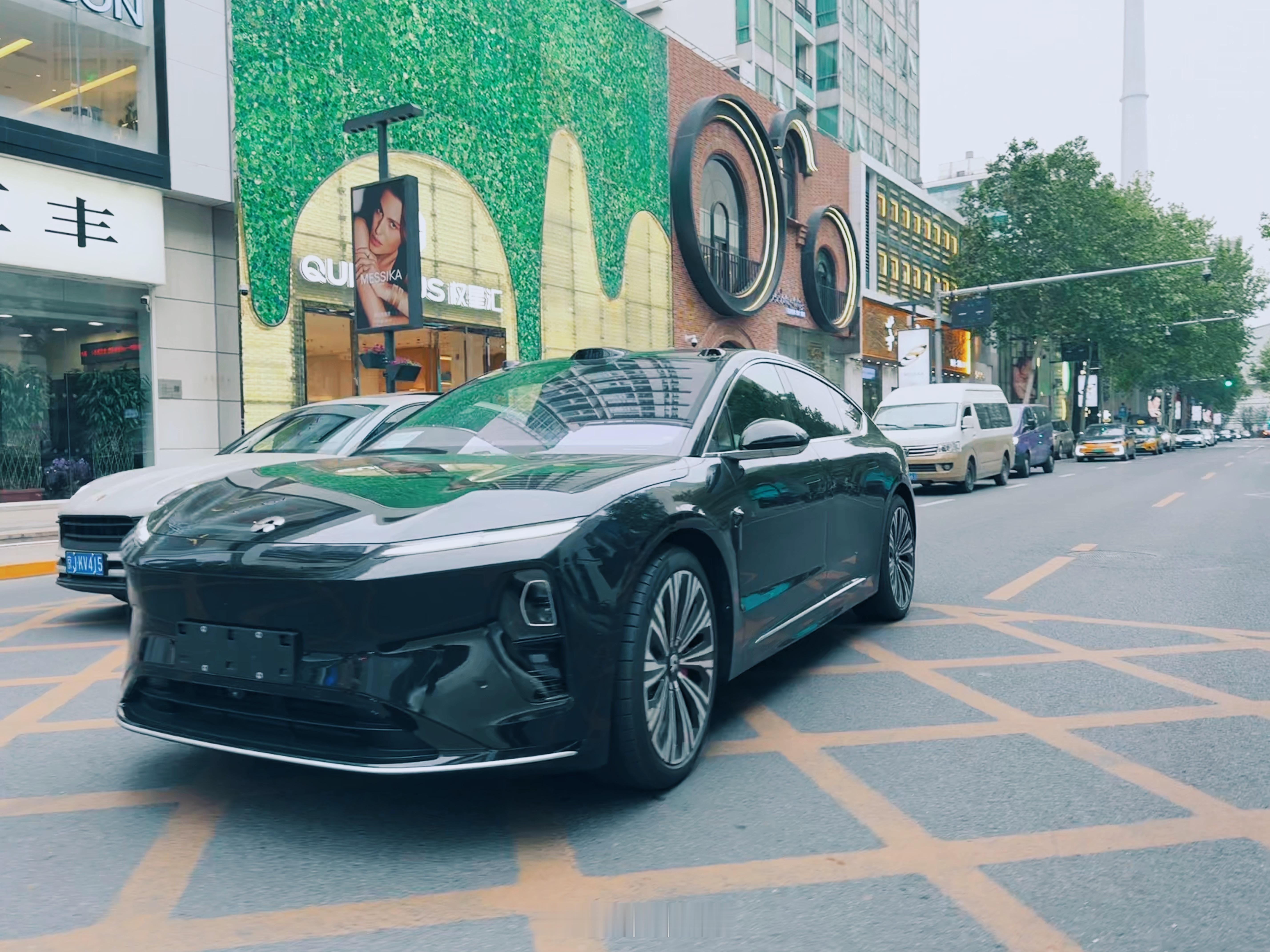 SKP出来偶遇了开ET9的大佬​​​