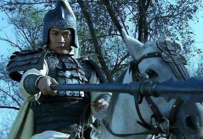 三国演义中最完美的十个人物！大家认同吗？与诸葛亮齐名“凤雏”，献连环计助赤壁破