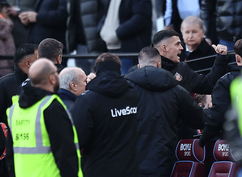 西汉姆球迷透露冲突内幕: 扎卡失控了, 他让我们外面见