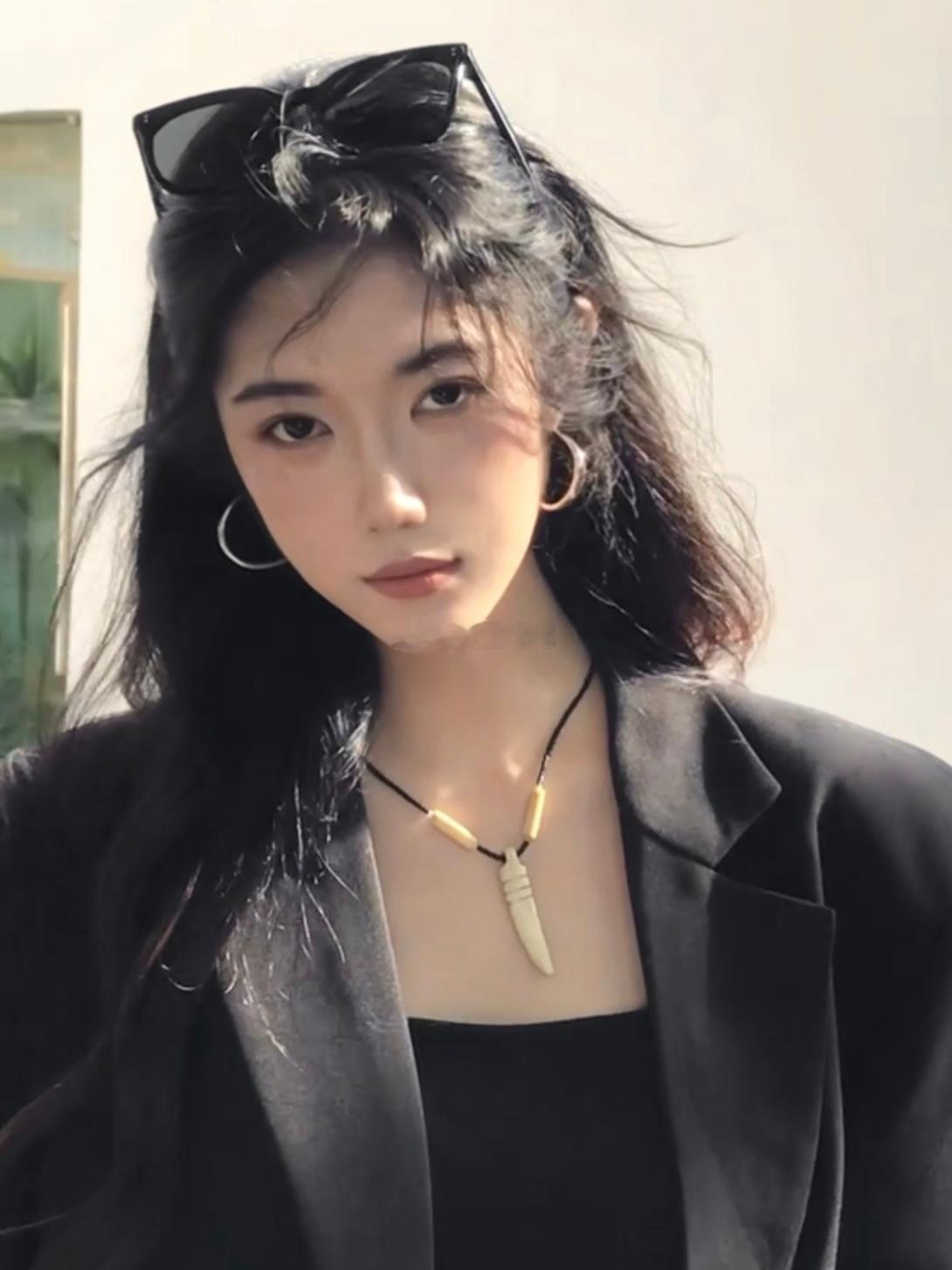 发两张(̀⌄́)​​​