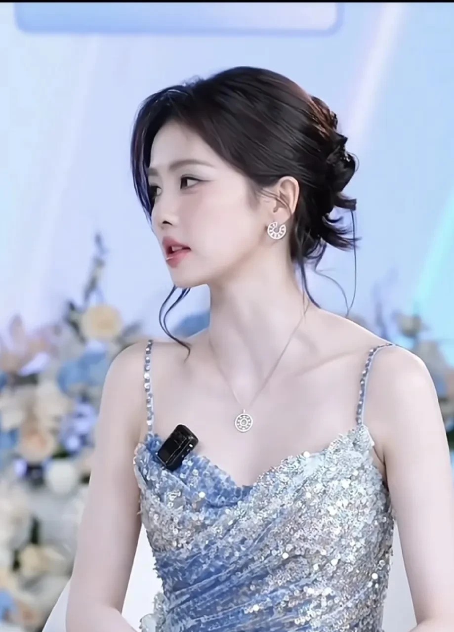 白鹿终于意识到自己的问题了不是演技不好，也不是剧扑街了，而是频繁的出镜，过度