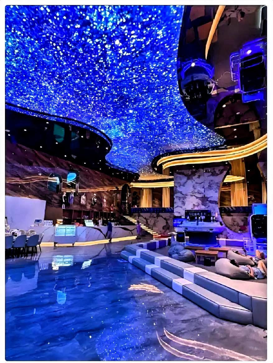 年底了，快要过年了，奉劝大家别去这4个地方：1.洗浴中心，洗浴中心本来就是一个