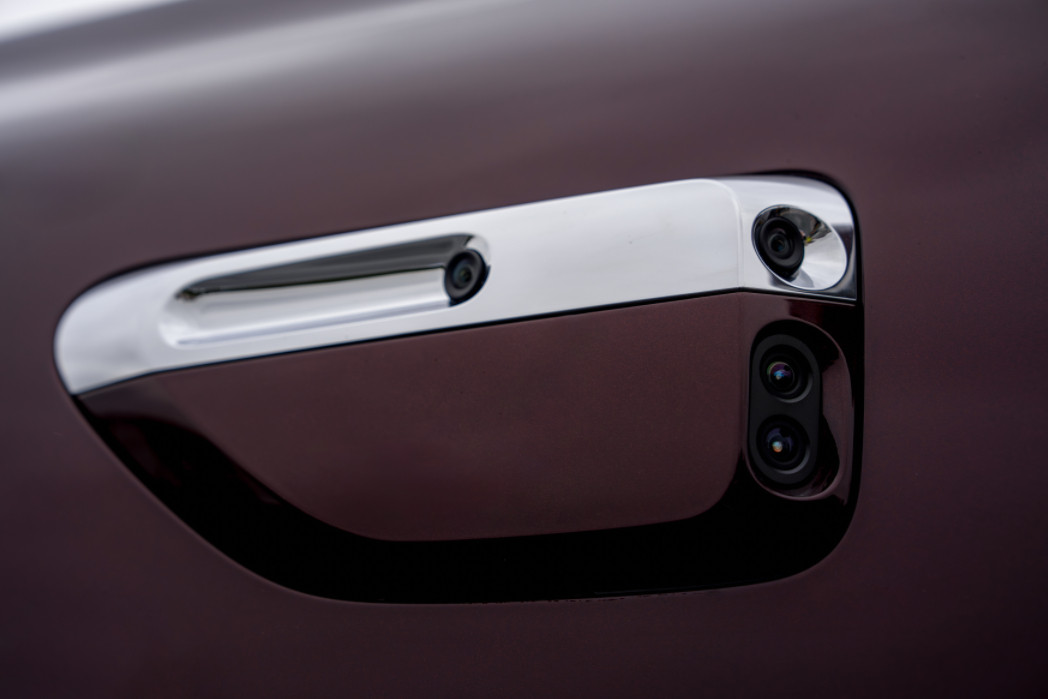 问界M8焕新款很多新增的能力是支持OTA同步的，这种升级不只是新车独享，对老用户