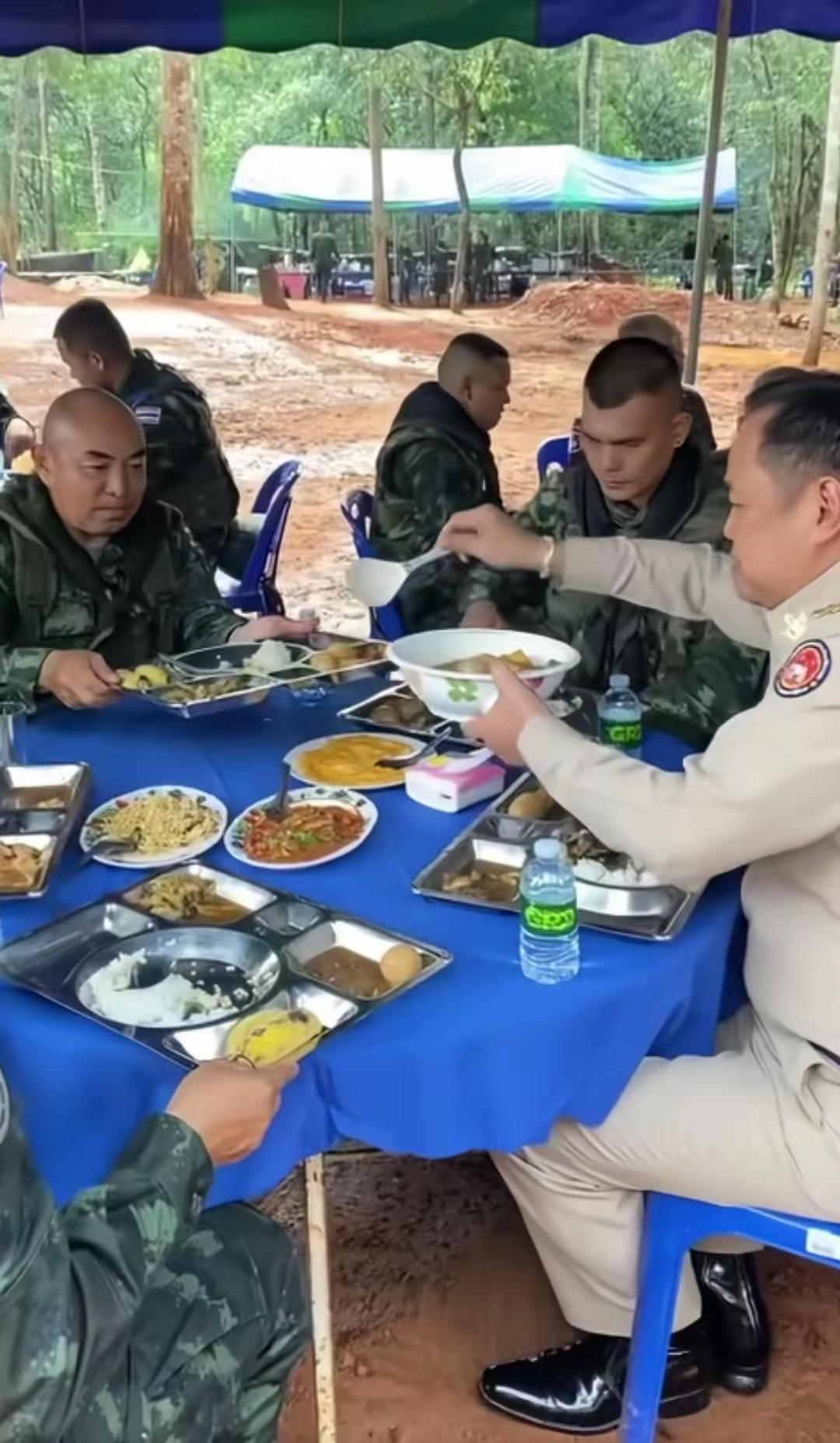 没有对比就没有伤害，泰国、柬埔寨政要对自己士兵的关爱、待遇，天壤之别！泰国、