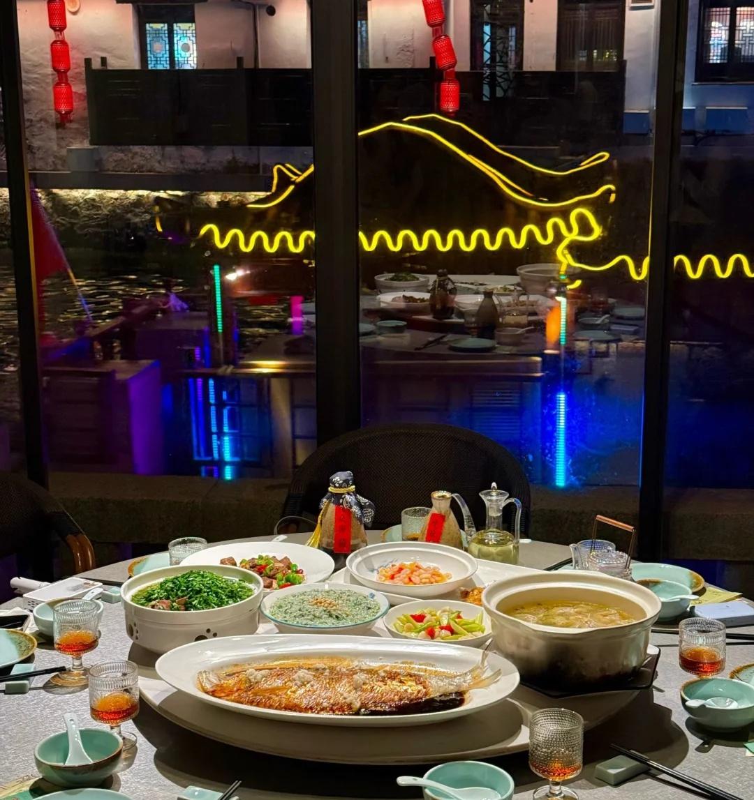 父母是领导的二代，一般不会娶条件差的女生先讲个真事儿。前段时间，朋友介绍了个女