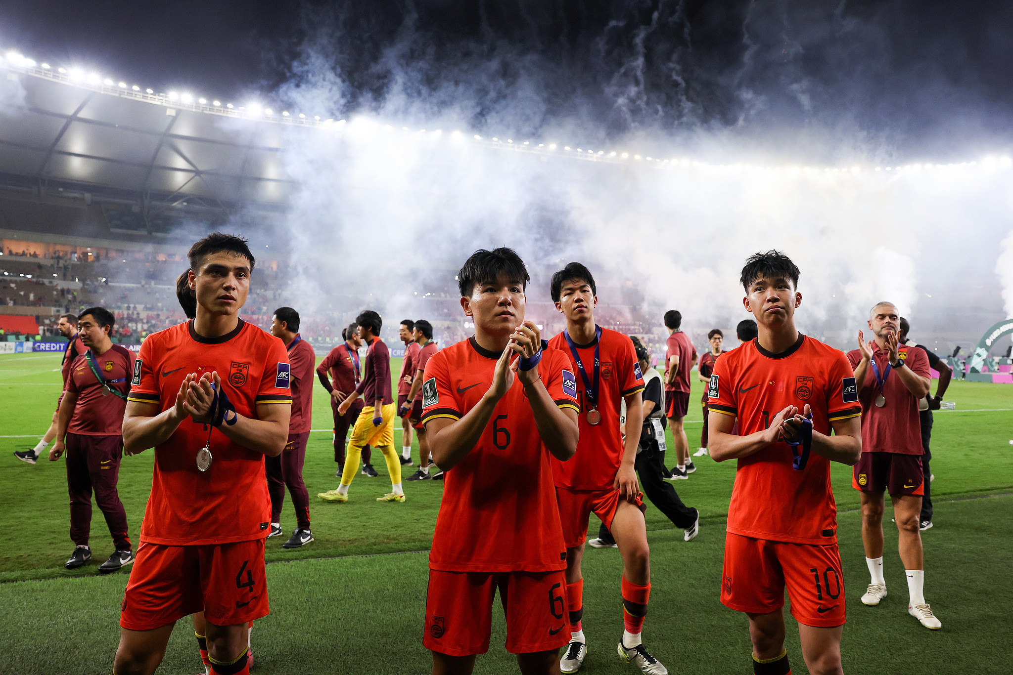 据体坛周报记者消息，沙特当地时间25日凌晨5点半，徐彬离开沙特，启程前往英国。据