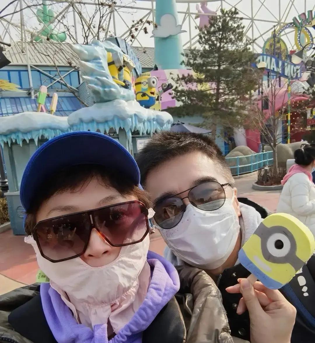 高尔夫场捡回的爱情，撑了14年许亚军第四次结婚，对象是比他小12岁的张澍。