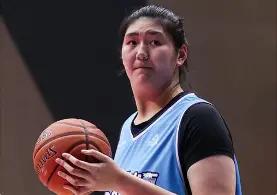 一场比赛，证明了张子宇！中国女篮第三场热身赛，宫鲁鸣指导顺应民意，没有让饱受争