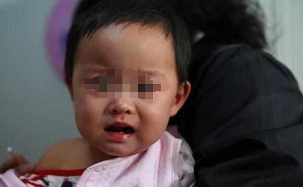 儿子被奶奶带去打针从来不哭, 原因让妈妈知道后怒怼婆婆