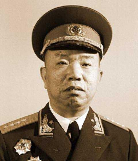 1968年，王树声大将正在机关食堂就餐，见一战士连打五份饭，王树声好奇上前询问，