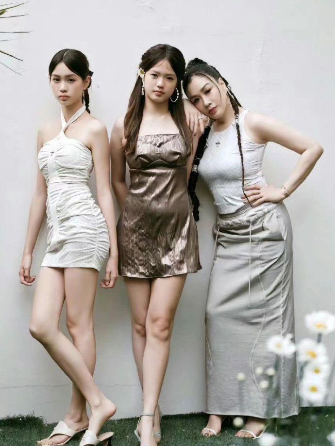 钟丽缇的两个女儿确实是会长的，完美继承了母亲的美貌