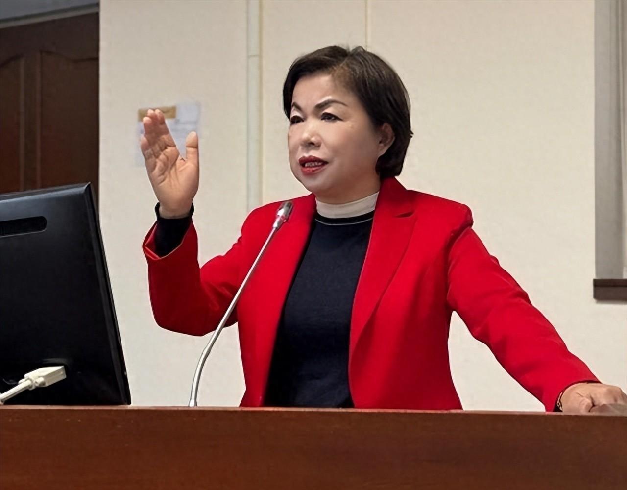 杨琼璎打响了台中内战的第一枪！很多人以为这只是普通的党内初选。错了！真相是：这是